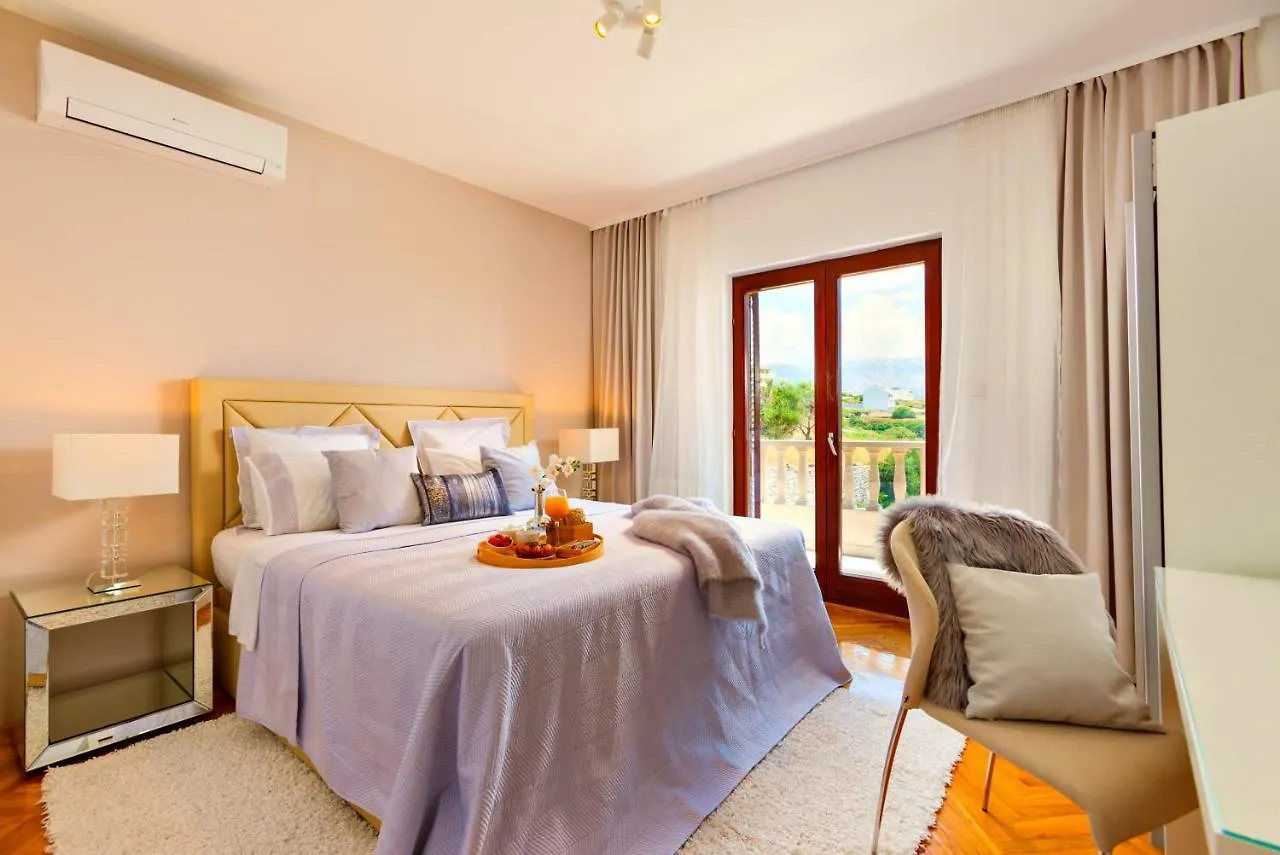 Villa Sea Breeze Split 0*,  Kroatië